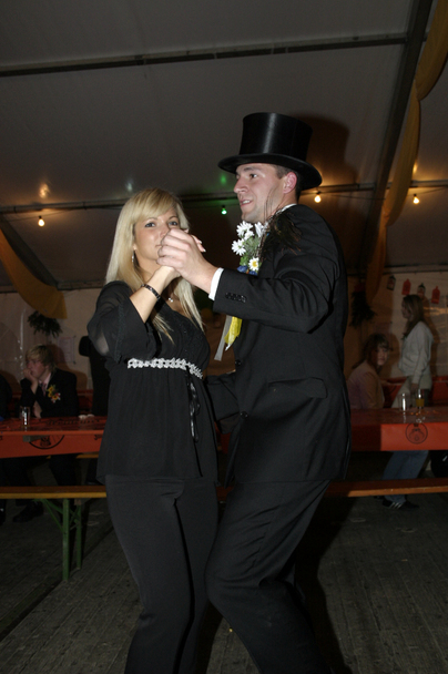 2006-10-23 - Montag - Festessen im Zelt