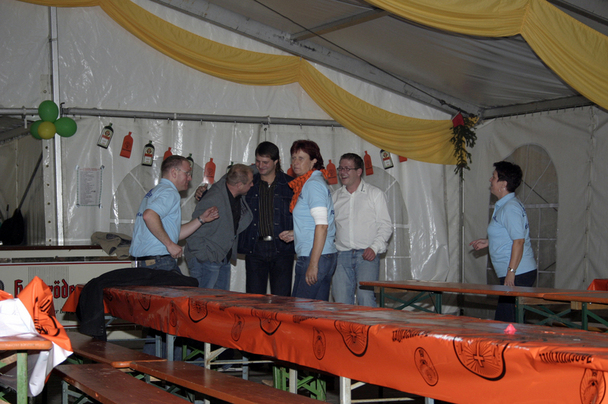 2006-10-23 - Montag - Festessen im Zelt