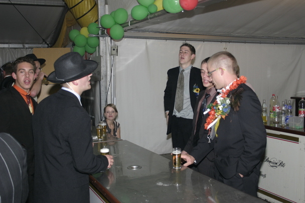 2006-10-23 - Montag - Festessen im Zelt