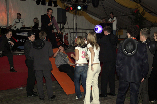 2006-10-23 - Montag - Festessen im Zelt