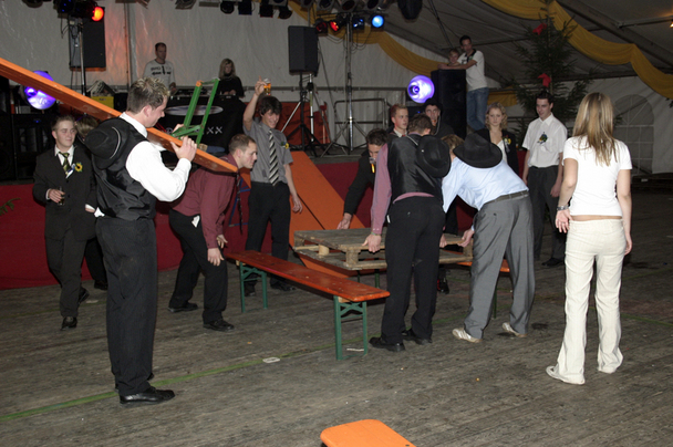 2006-10-23 - Montag - Festessen im Zelt