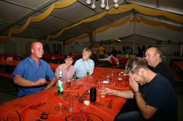 2006-10-23 - Montag - Festessen im Zelt
