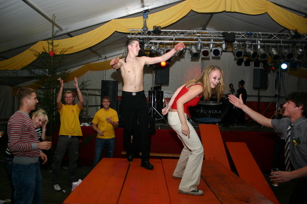 2006-10-23 - Montag - Festessen im Zelt