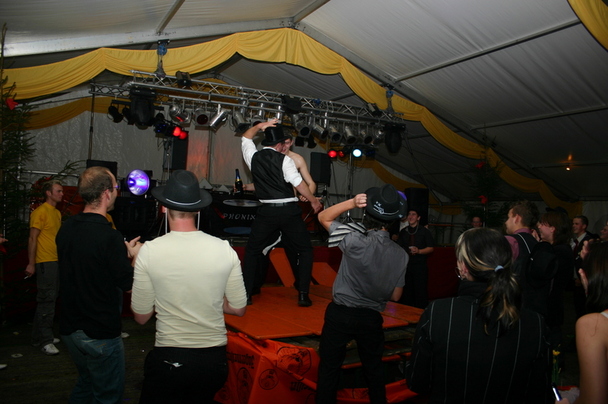 2006-10-23 - Montag - Festessen im Zelt