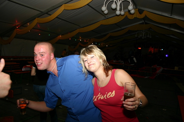 2006-10-23 - Montag - Festessen im Zelt