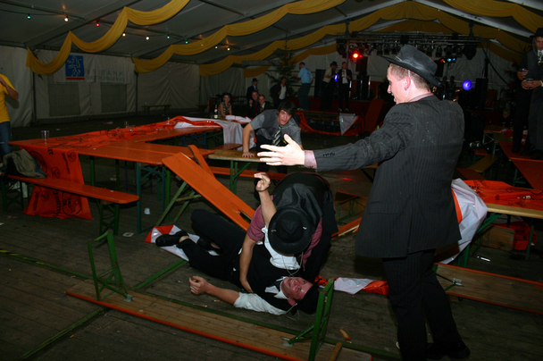 2006-10-23 - Montag - Festessen im Zelt