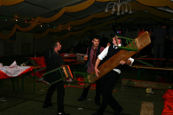 2006-10-23 - Montag - Festessen im Zelt
