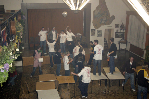 Antrinken der Kirmes