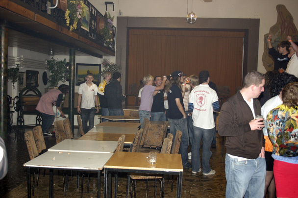 Antrinken der Kirmes