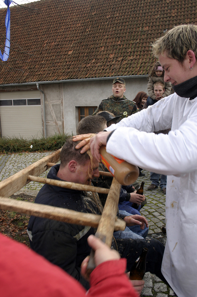 Rasieren auf dem Anger