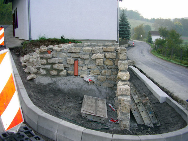 Natursteinmauer