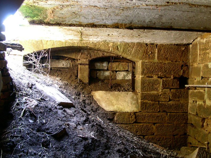 Das Keudelsteiner Gutsgelände im März 2004