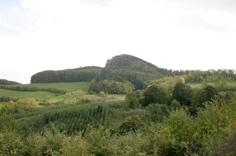Die Keudelskuppe und das darunter liegende Gutsgelände (1)